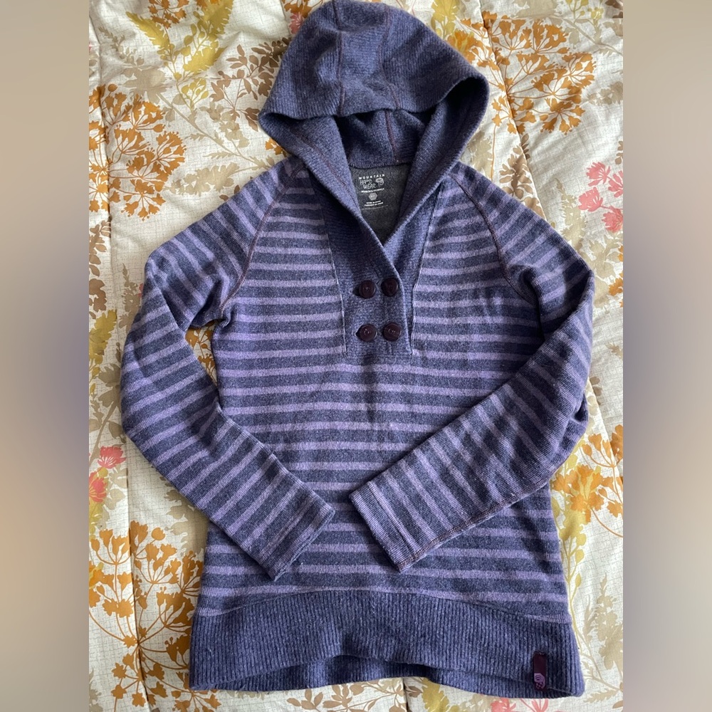 Cozy and cute Mountain Hardwear sweater